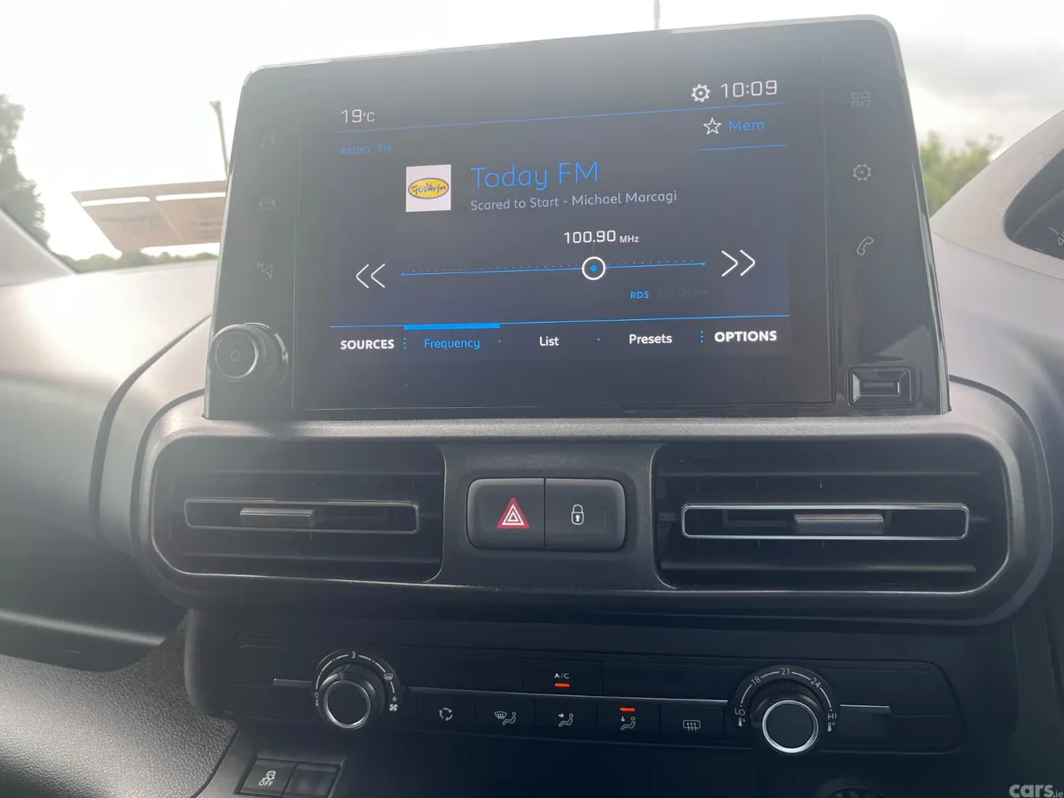 Peugeot Rifter MPV, Diesel, 2019, Brown
