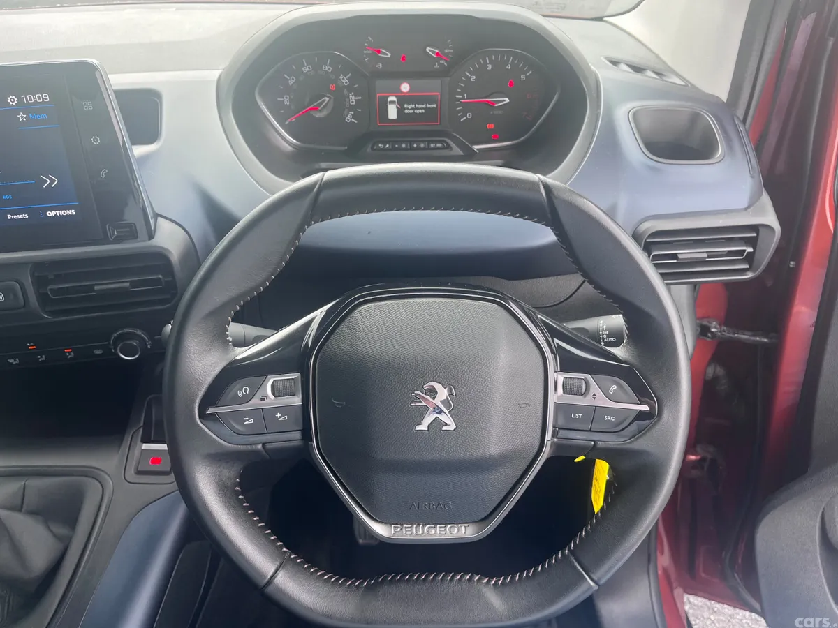 Peugeot Rifter MPV, Diesel, 2019, Brown