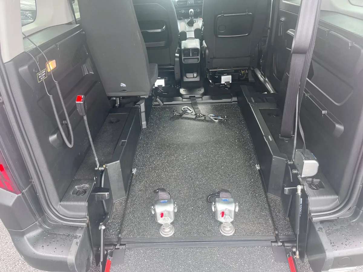 Peugeot Rifter MPV, Diesel, 2019, Brown
