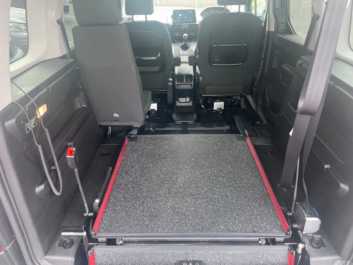 Peugeot Rifter MPV, Diesel, 2019, Brown