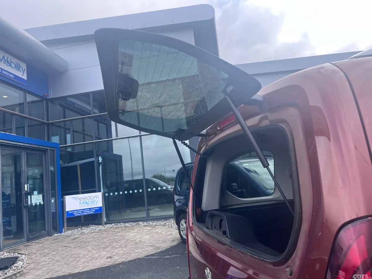 Peugeot Rifter MPV, Diesel, 2019, Brown
