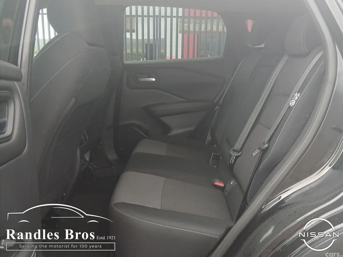 Nissan Qashqai MPV, Petrol, 2023, Black