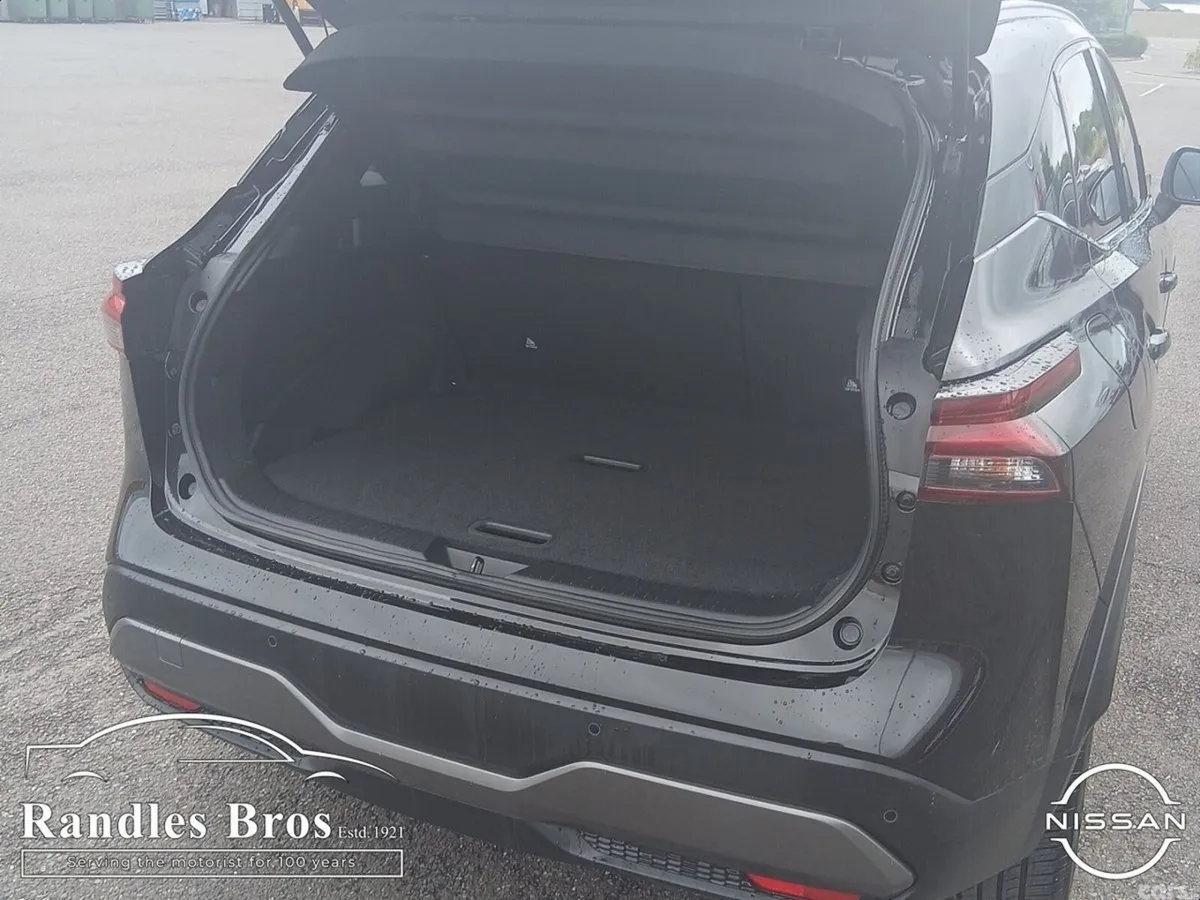 Nissan Qashqai MPV, Petrol, 2023, Black