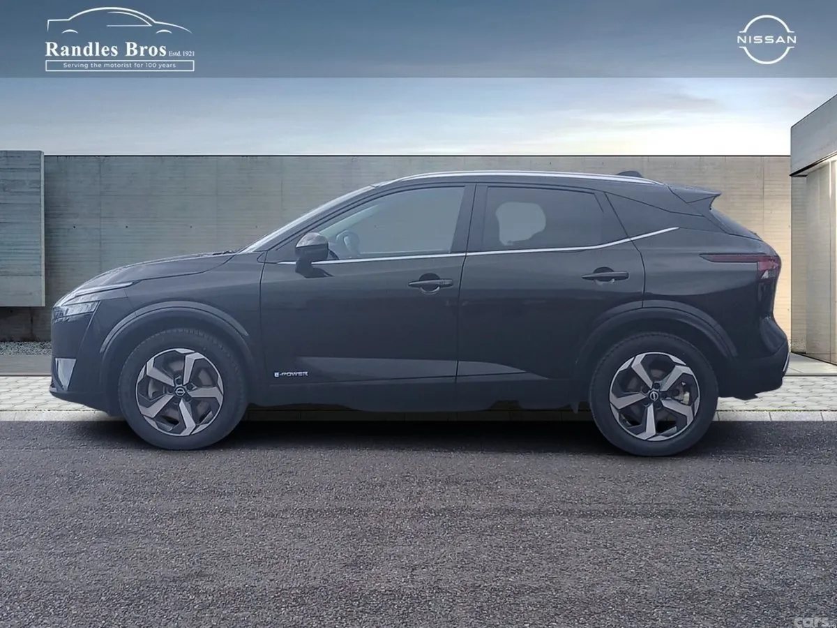 Nissan Qashqai MPV, Petrol, 2023, Black