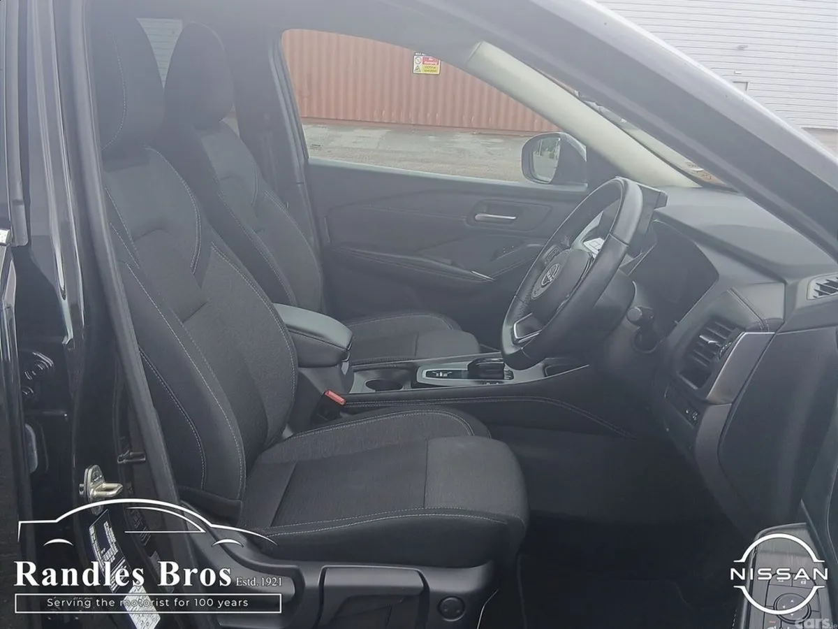 Nissan Qashqai MPV, Petrol, 2023, Black