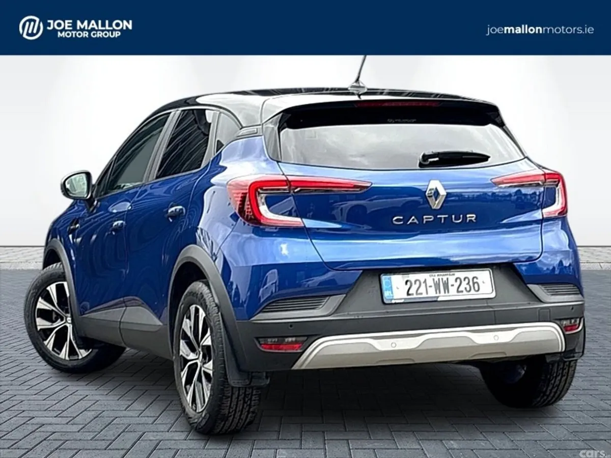Renault Captur Hatchback, Petrol, 2022, Blue