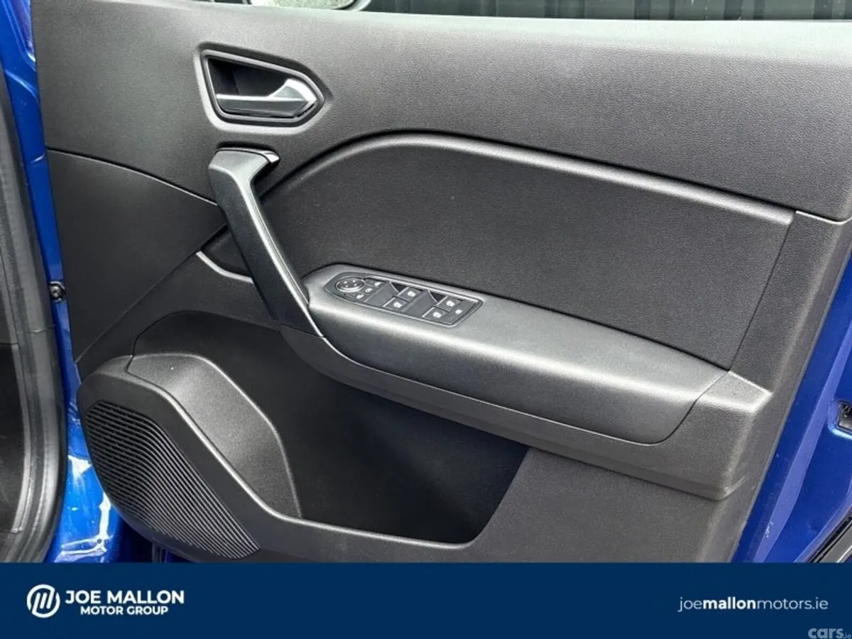 Renault Captur Hatchback, Petrol, 2022, Blue