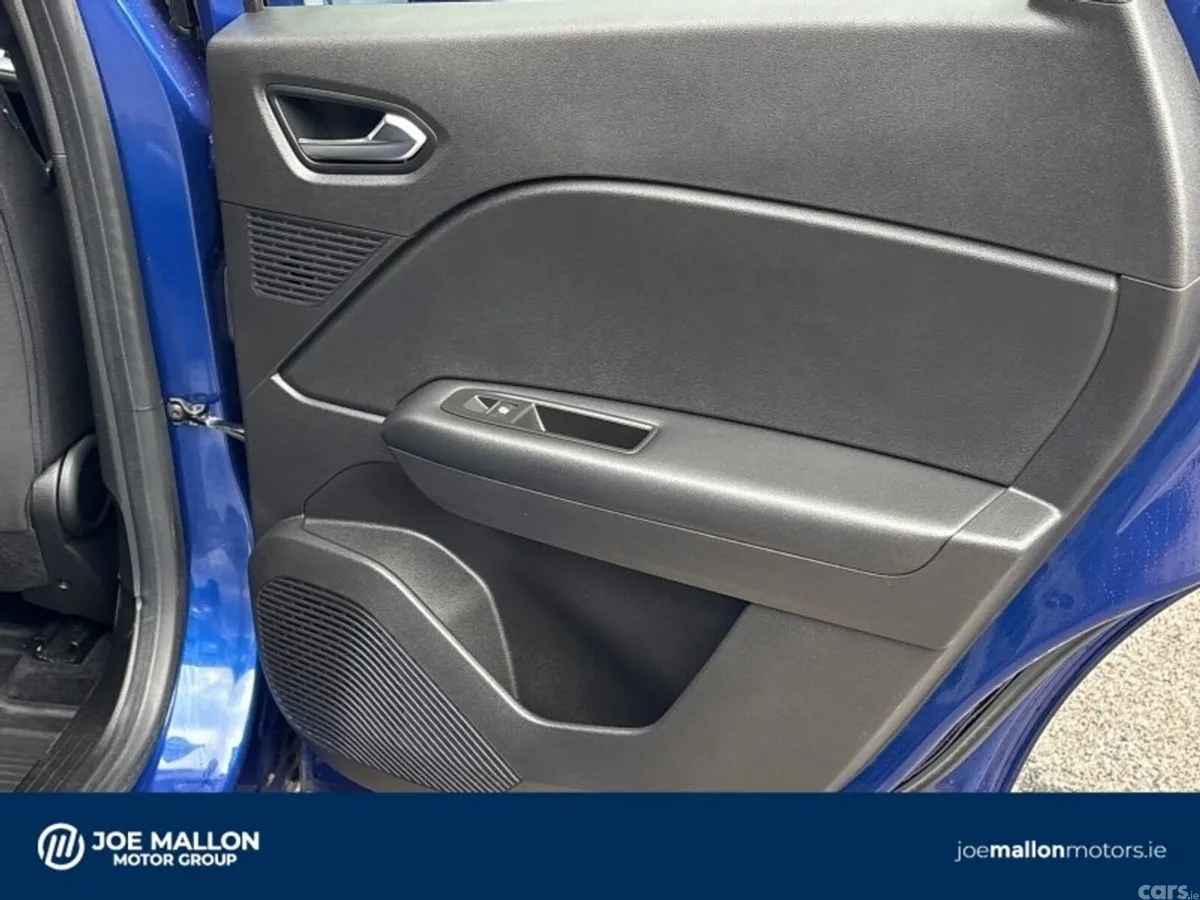 Renault Captur Hatchback, Petrol, 2022, Blue