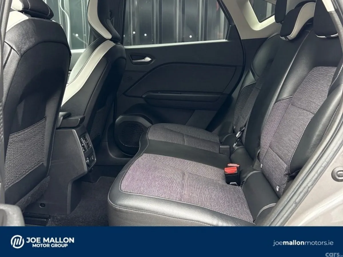 Renault Captur Hatchback, Petrol, 2023, Grey