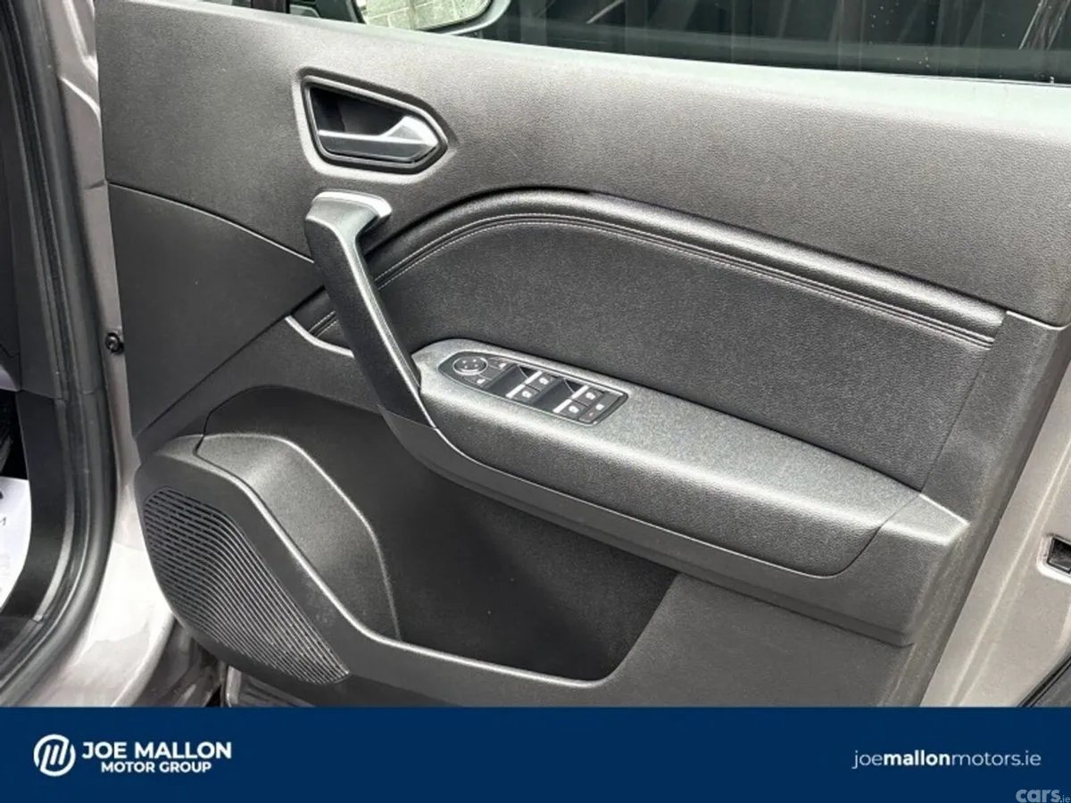 Renault Captur Hatchback, Petrol, 2023, Grey