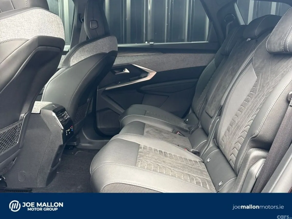 Peugeot 5008 SUV, Petrol Hybrid, 2027, Black