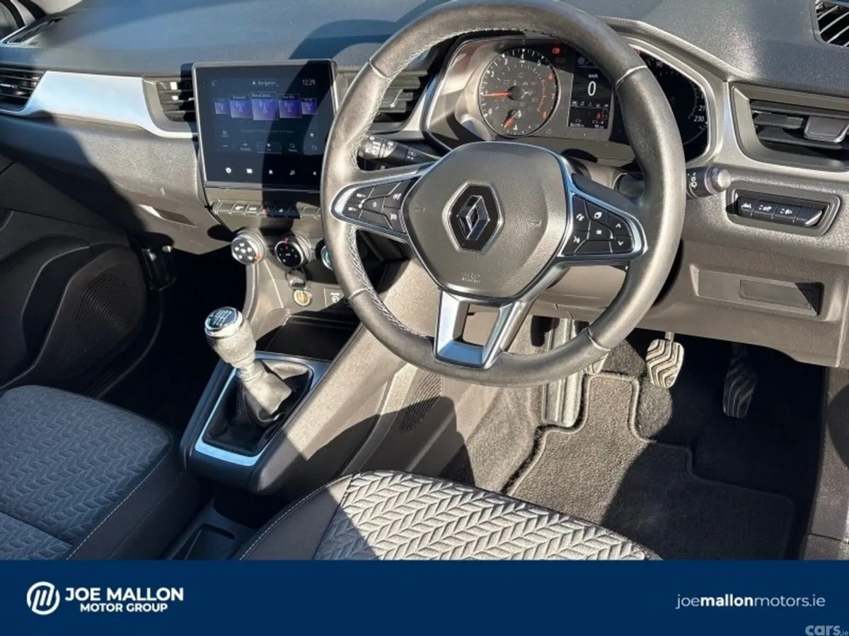 Renault Captur Hatchback, Petrol, 2022, White