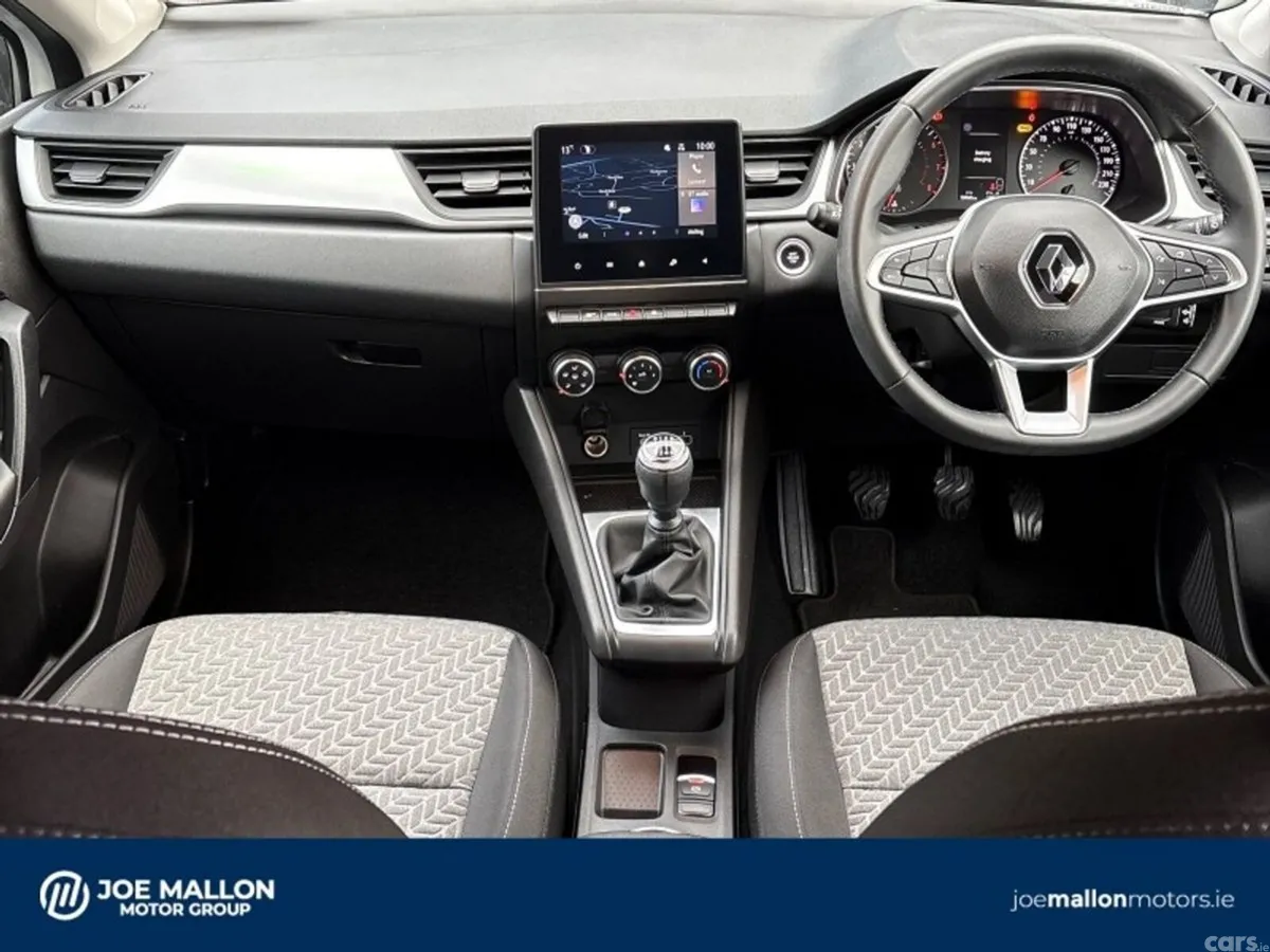 Renault Captur Hatchback, Petrol, 2022, White