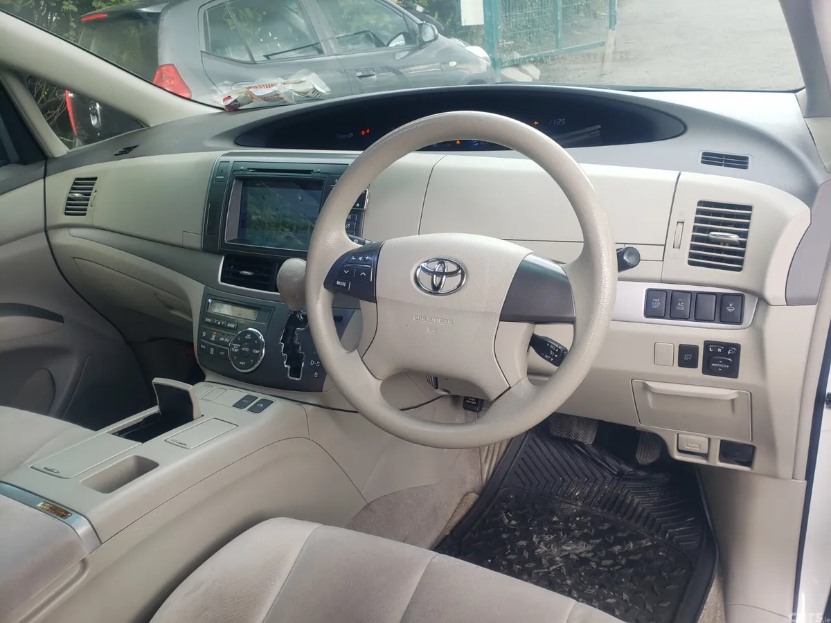 Toyota Estima MPV, Petrol Hybrid, 2011, White