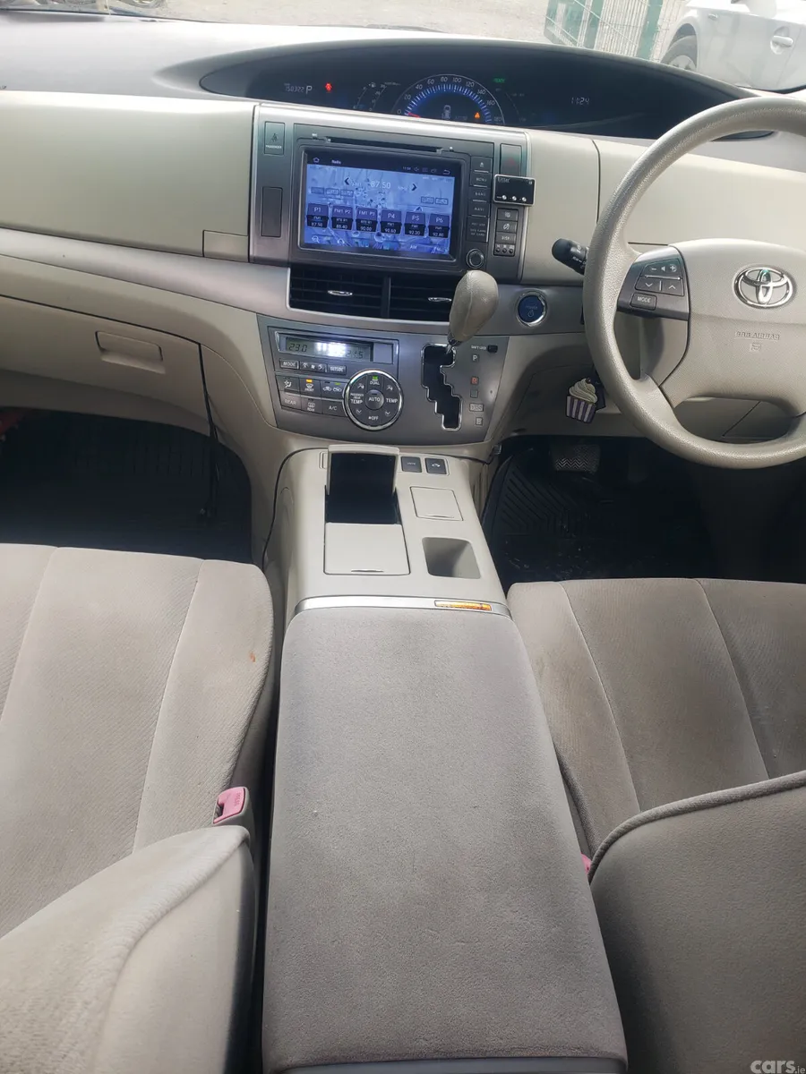 Toyota Estima MPV, Petrol Hybrid, 2011, White