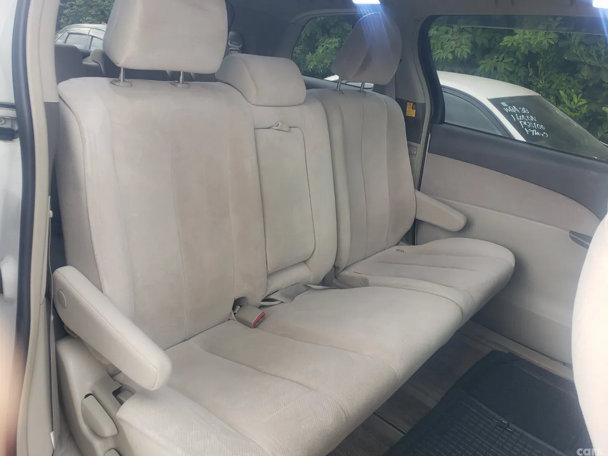 Toyota Estima MPV, Petrol Hybrid, 2011, White