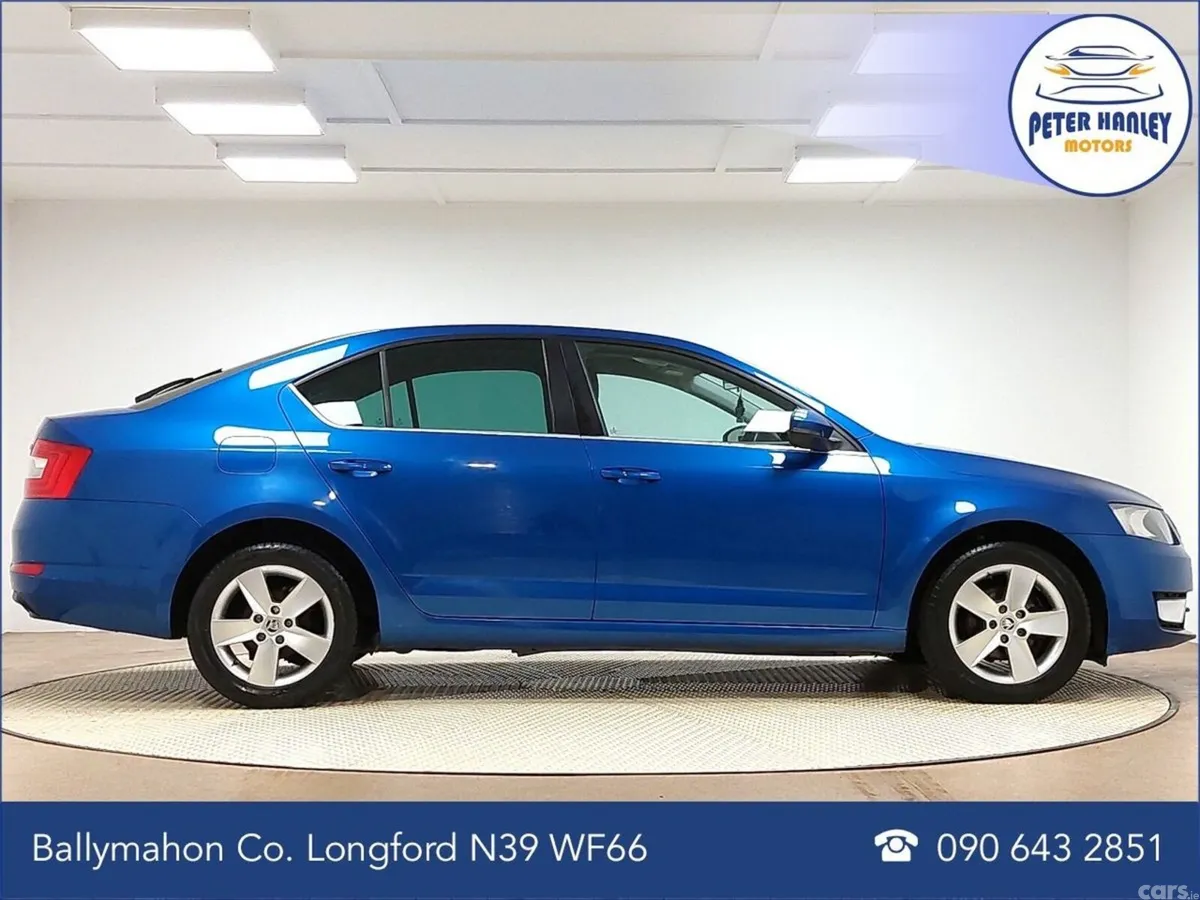 Skoda Octavia Saloon, Diesel, 2016, Blue