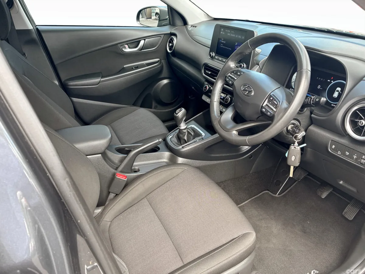 Hyundai KONA MPV, Petrol, 2022, Grey