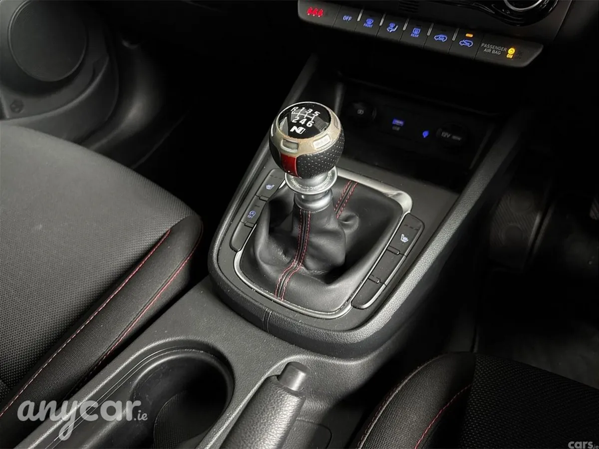 Hyundai KONA MPV, Petrol, 2022, Red