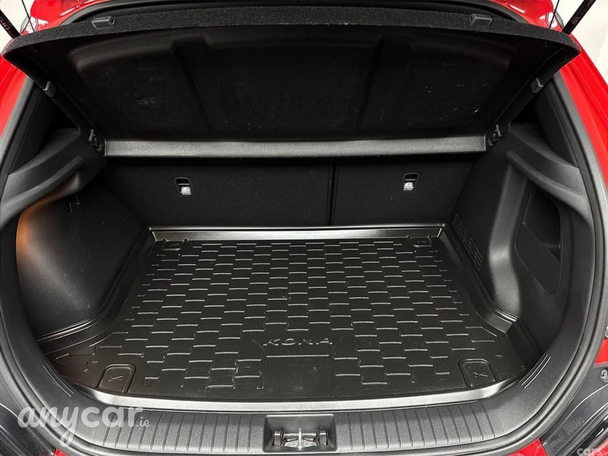 Hyundai KONA MPV, Petrol, 2022, Red