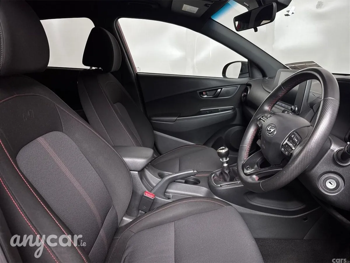 Hyundai KONA MPV, Petrol, 2022, Red