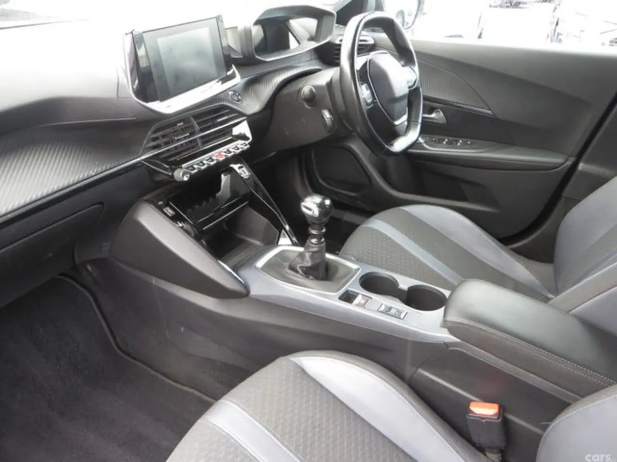Peugeot 2008 MPV, Diesel, 2021, Grey