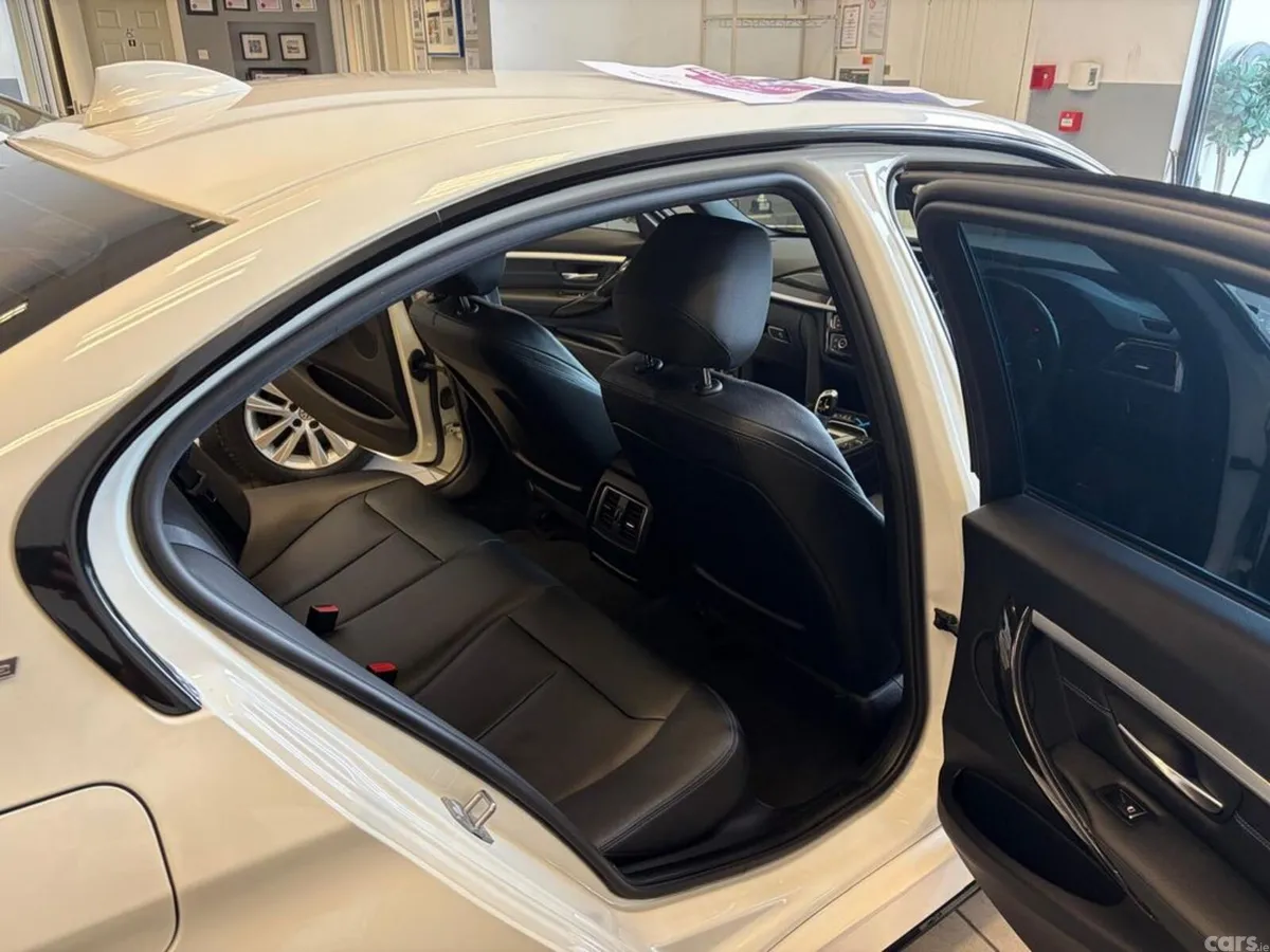 BMW 3-Series Saloon, Petrol Plug-in Hybrid, 2018, White