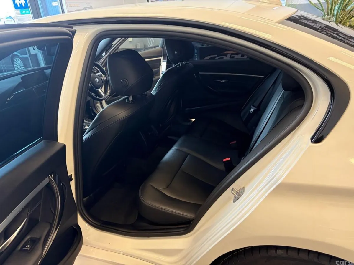 BMW 3-Series Saloon, Petrol Plug-in Hybrid, 2018, White