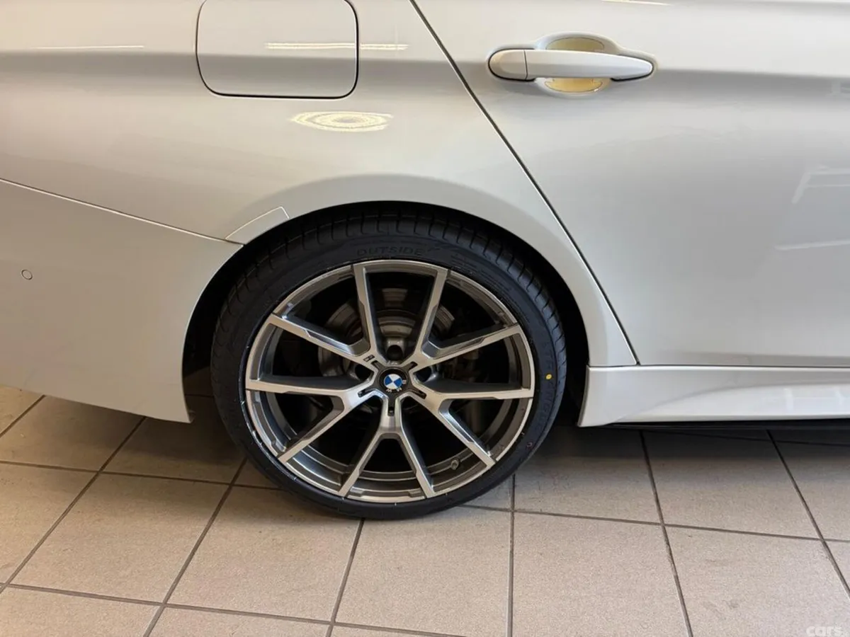 BMW 3-Series Saloon, Petrol Plug-in Hybrid, 2018, White