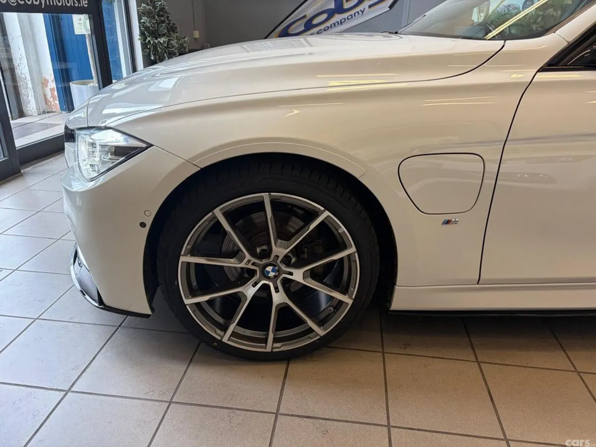 BMW 3-Series Saloon, Petrol Plug-in Hybrid, 2018, White