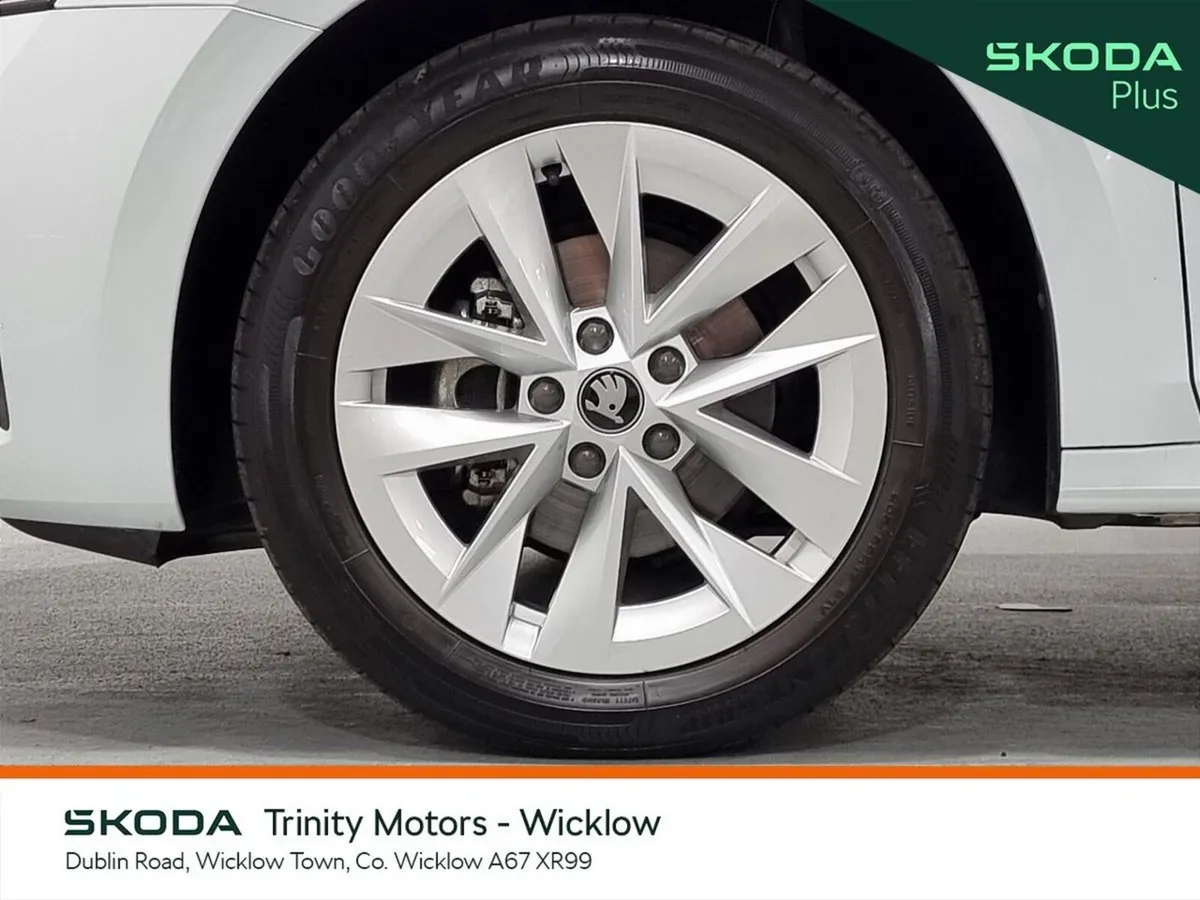 Skoda Octavia Saloon, Petrol, 2026, White