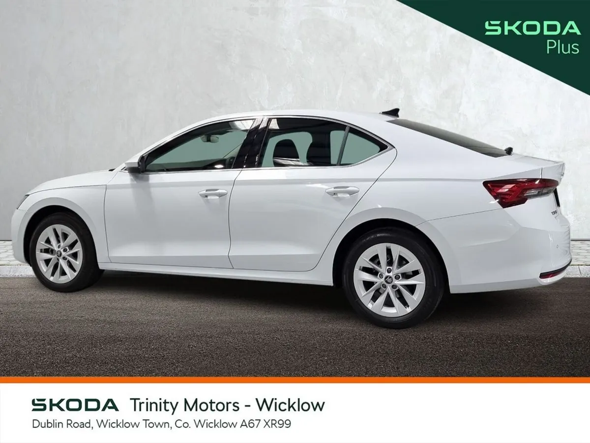 Skoda Octavia Saloon, Petrol, 2026, White