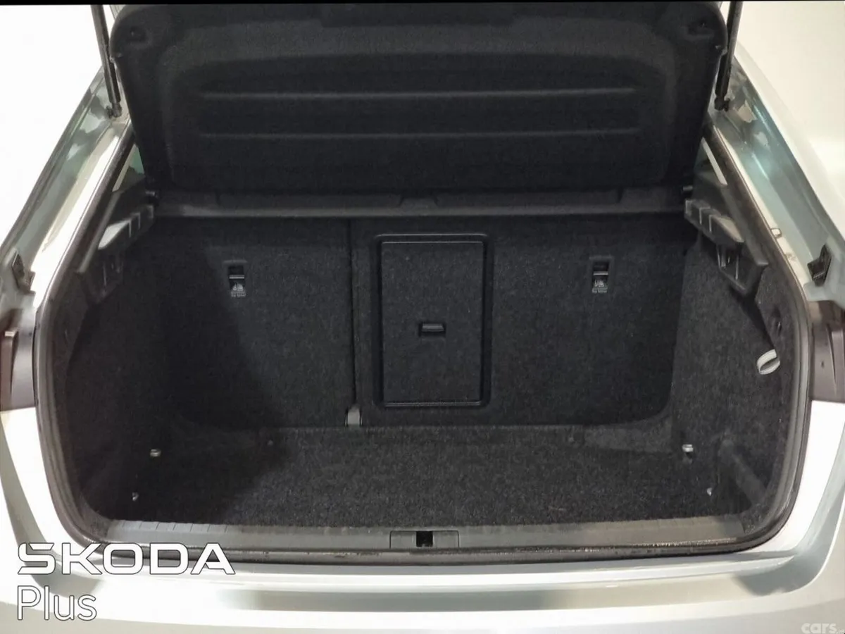 Skoda Octavia Saloon, Diesel, 2026, Silver