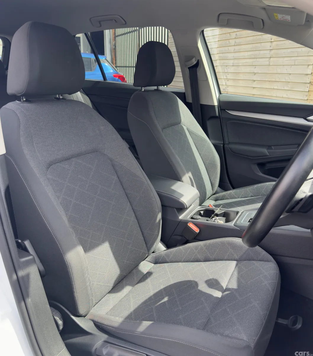 Volkswagen Golf Hatchback, Diesel, 2023, White
