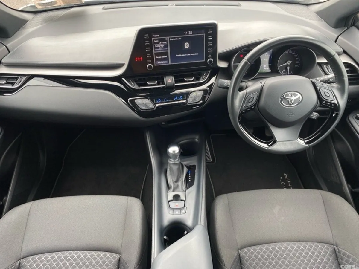 Toyota C-HR SUV, Petrol Hybrid, 2023, White