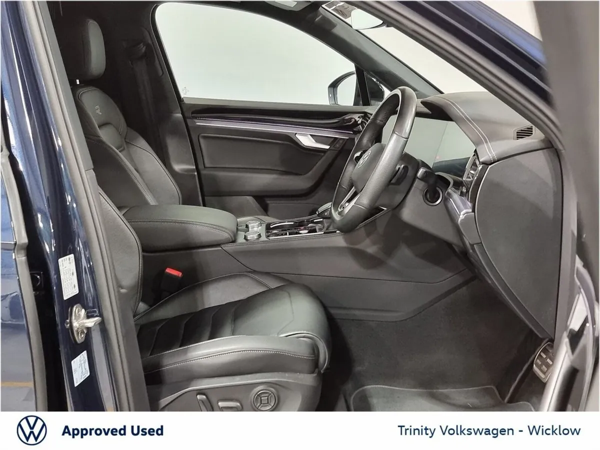 Volkswagen Touareg SUV, Diesel, 2024, Blue