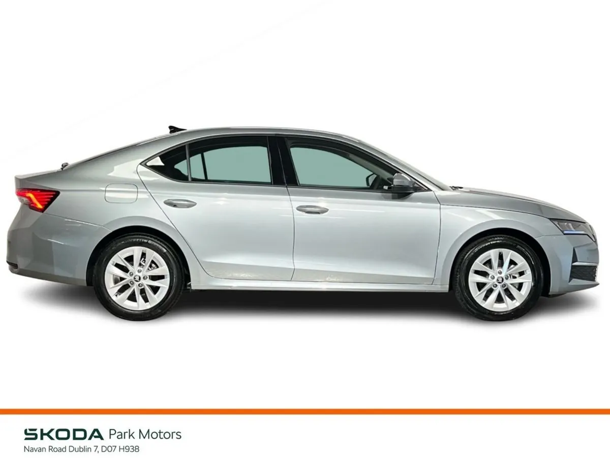 Skoda Octavia Saloon, Petrol, 2026, Silver