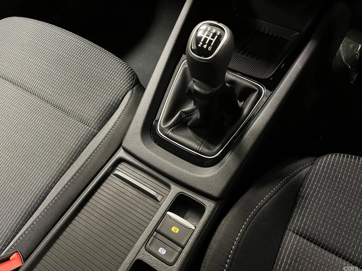 Skoda Octavia Saloon, Petrol, 2026, Silver