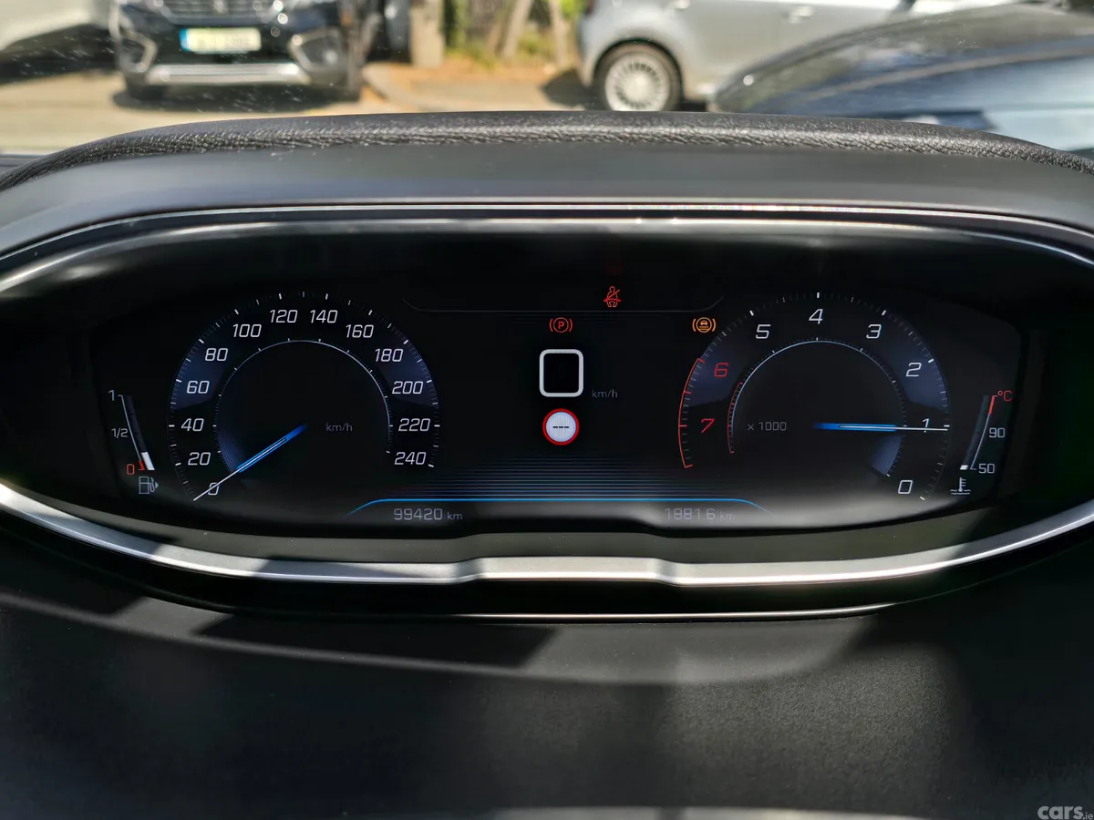 Peugeot 3008 SUV, Petrol, 2017, Grey