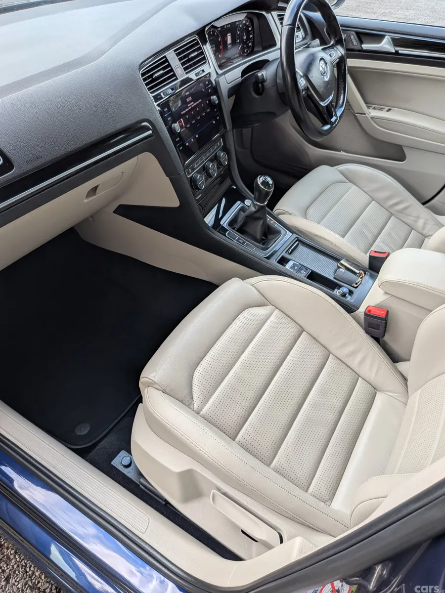 Volkswagen Golf Hatchback, Petrol, 2020, Blue