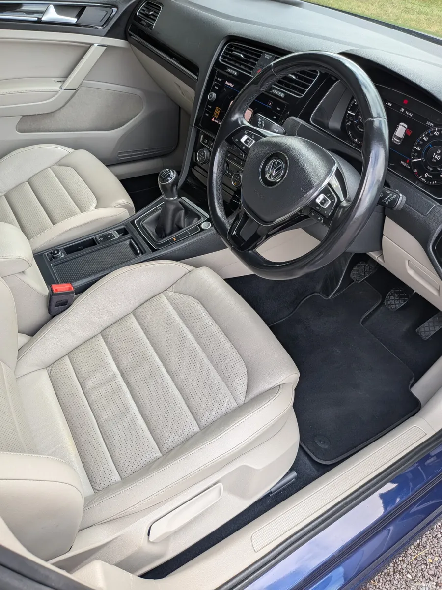 Volkswagen Golf Hatchback, Petrol, 2020, Blue