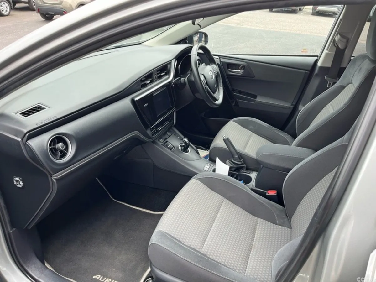 Toyota Auris Hatchback, Petrol Hybrid, 2018, Grey