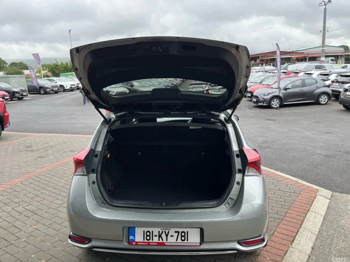 Toyota Auris Hatchback, Petrol Hybrid, 2018, Grey