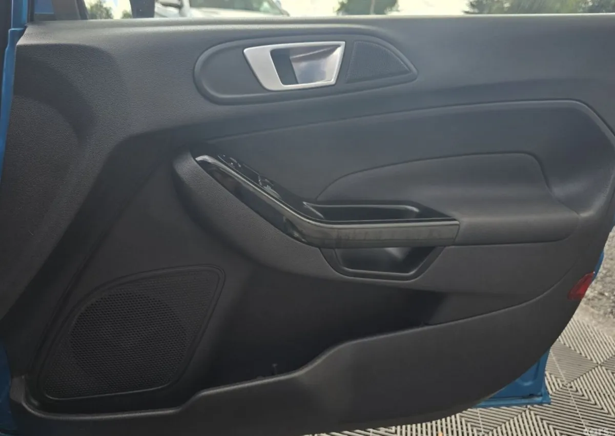 Ford Fiesta Hatchback, Petrol, 2015, Blue