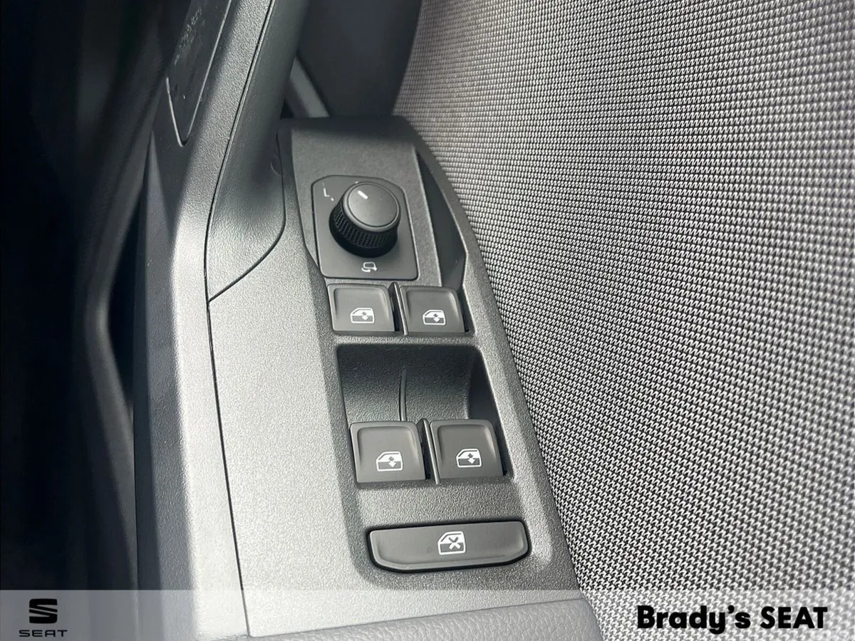 SEAT Arona SUV, Petrol, 2027, Yellow