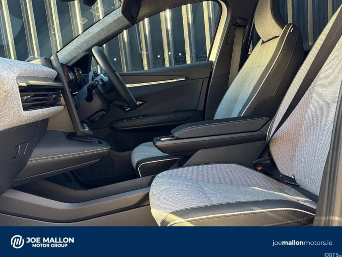 Renault Scenic MPV, Electric, 2027, White