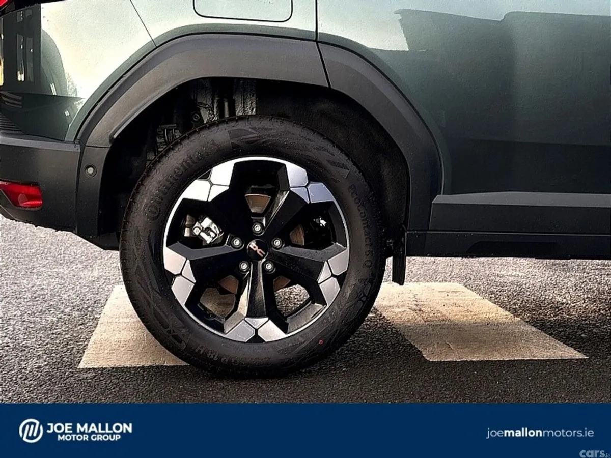 Dacia Duster SUV, Petrol Hybrid, 2027, Green