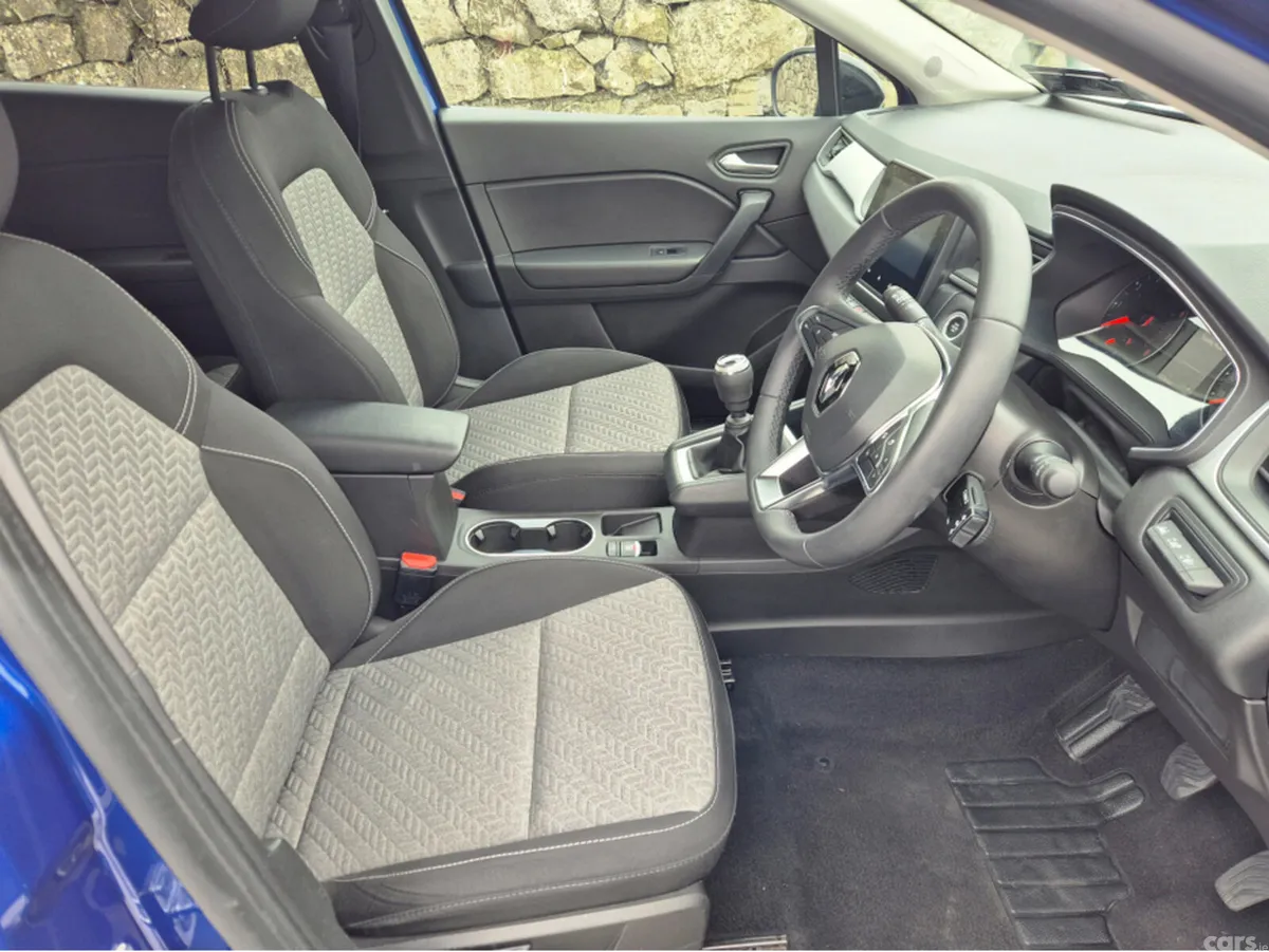 Renault Captur Hatchback, Petrol, 2022, Blue