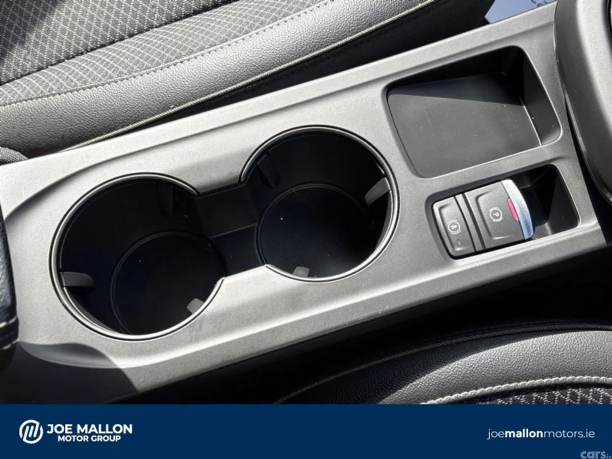 Renault Arkana Hatchback, Petrol Hybrid, 2025, Blue
