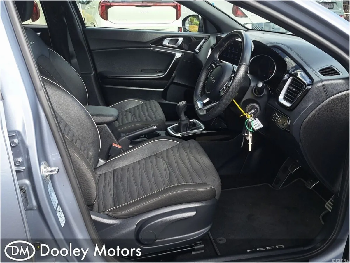 Kia Ceed Hatchback, Petrol, 2025, Grey